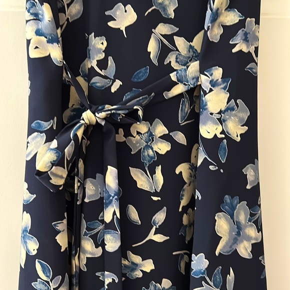 Floral sleeveless sundress size medium - Picture 6 of 6